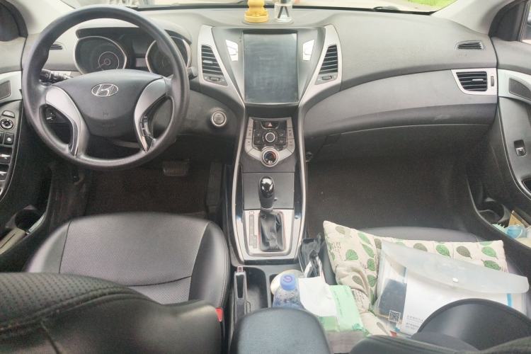 Used Hyundai Elantra (5th Generation / Langdong) 2015 1.6L Automatic Leading Model Center Console