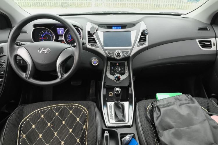 Used Hyundai Elantra (5th Generation / Langdong) 2015 1.6L Automatic Leading Model Center Console