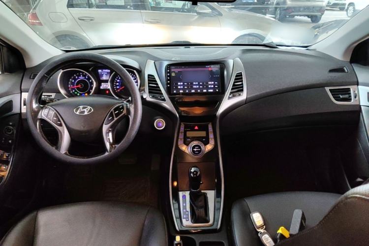 Used Hyundai Elantra (5th Generation / Langdong) 2015 1.6L Automatic Luxury Model Center Console