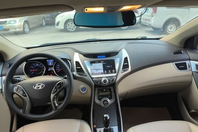 Used Hyundai Elantra (5th Generation / Langdong) 2015 1.6L Automatic Luxury Model Center Console