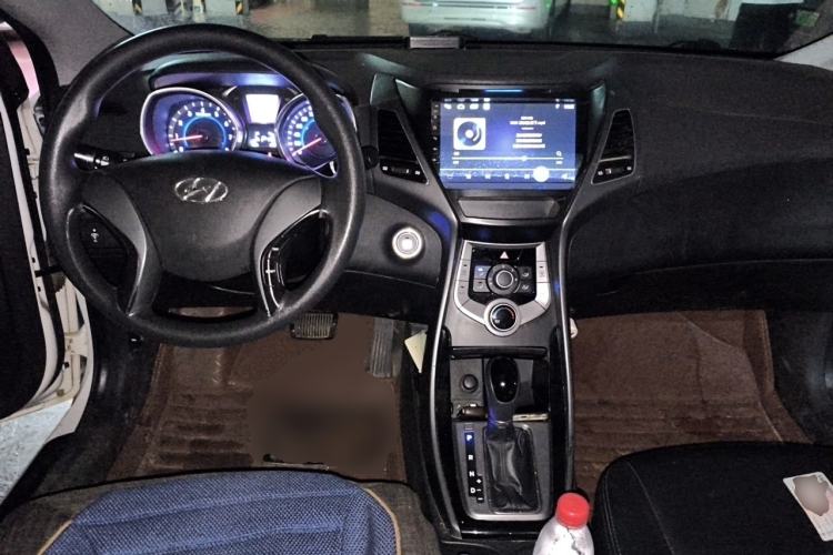Used Hyundai Elantra (5th Generation / Langdong) 2015 1.6L Automatic Leading Model Center Console