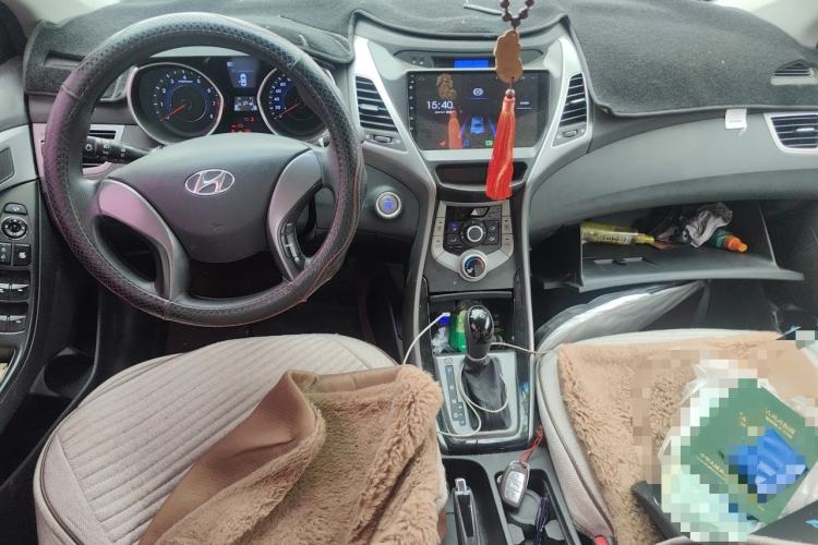 Used Hyundai Elantra (5th Generation / Langdong) 2015 1.6L Automatic Leading Model Center Console