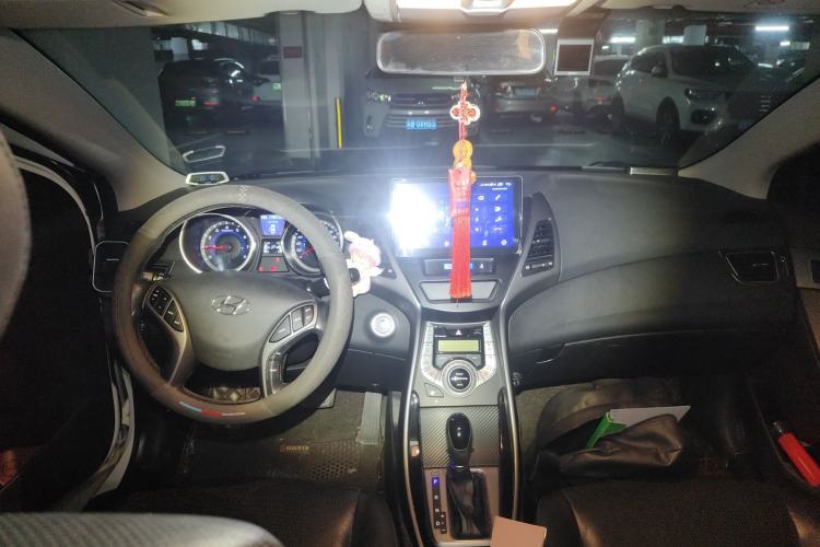 Used Hyundai Elantra (5th Generation / Langdong) 2015 1.6L Automatic Luxury Model Center Console