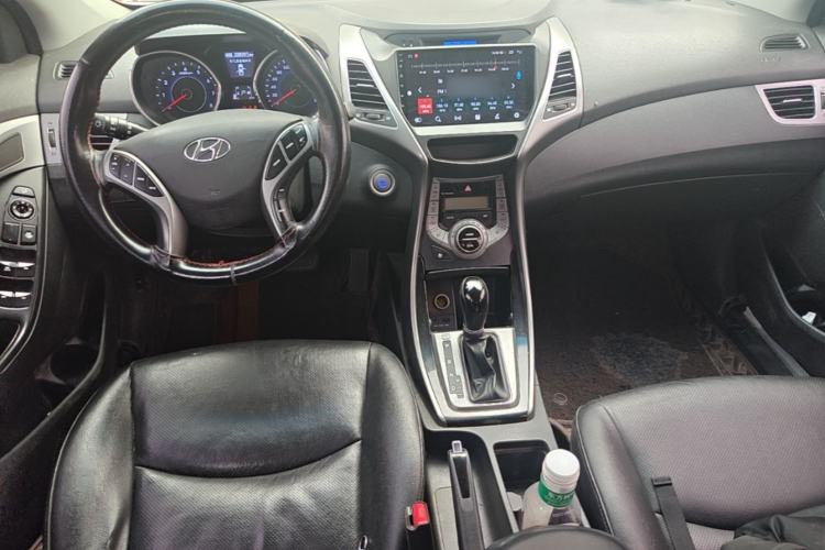 Used Hyundai Elantra (5th Generation / Langdong) 2015 1.6L Automatic Luxury Model Center Console