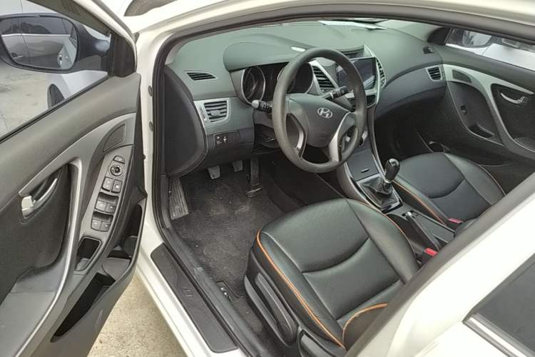 Used Hyundai Elantra (5th Generation / Langdong) 2015 1.6L Manual Leading Model Driver Seat
