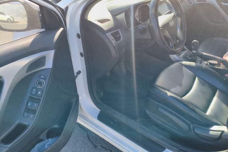 Used Hyundai Elantra (5th Generation / Langdong) 2015 1.6L Manual Leading Model Driver Seat