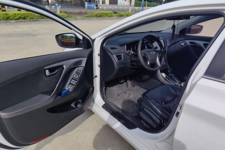 Used Hyundai Elantra (5th Generation / Langdong) 2015 1.6L Automatic Leading Model Driver Seat