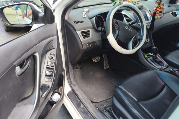 Used Hyundai Elantra (5th Generation / Langdong) 2015 1.6L Automatic Luxury Model Driver Seat