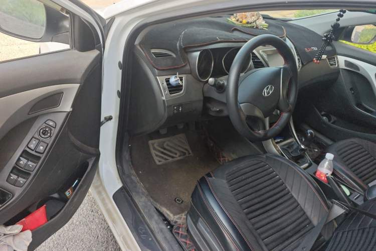 Used Hyundai Elantra (5th Generation / Langdong) 2015 1.6L Manual Leading Model Driver Seat