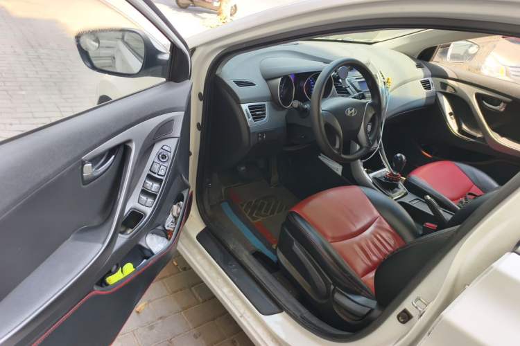 Used Hyundai Elantra (5th Generation / Langdong) 2015 1.6L Manual Leading Model Driver Seat