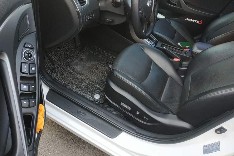 Used Hyundai Elantra (5th Generation / Langdong) 2015 1.6L Automatic Luxury Model Driver Seat