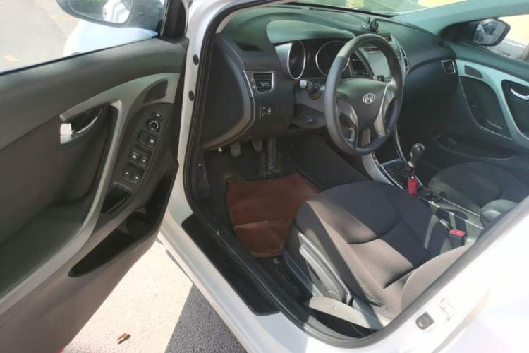 Used Hyundai Elantra (5th Generation / Langdong) 2015 1.6L Manual Leading Model Driver Seat