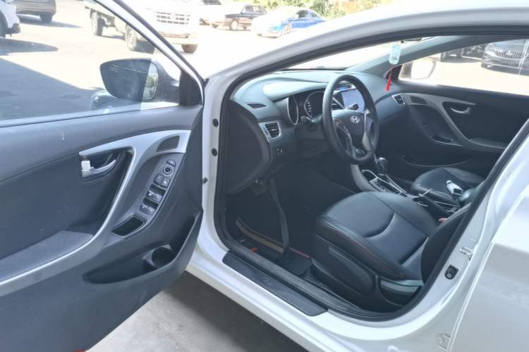 Used Hyundai Elantra (5th Generation / Langdong) 2015 1.6L Automatic Leading Model Driver Seat