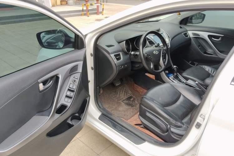 Used Hyundai Elantra (5th Generation / Langdong) 2015 1.6L Automatic Luxury Model Driver Seat