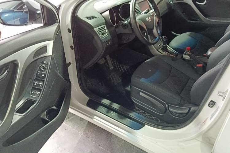 Used Hyundai Elantra (5th Generation / Langdong) 2015 1.6L Automatic Leading Model Driver Seat