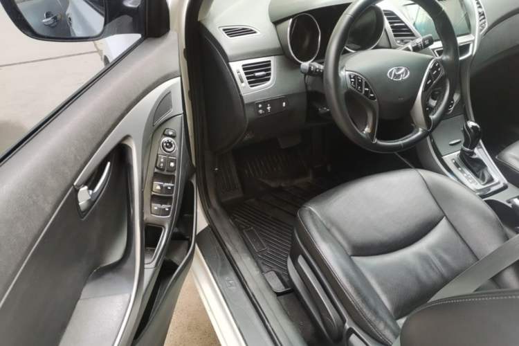 Used Hyundai Elantra (5th Generation / Langdong) 2015 1.6L Automatic Luxury Model Driver Seat