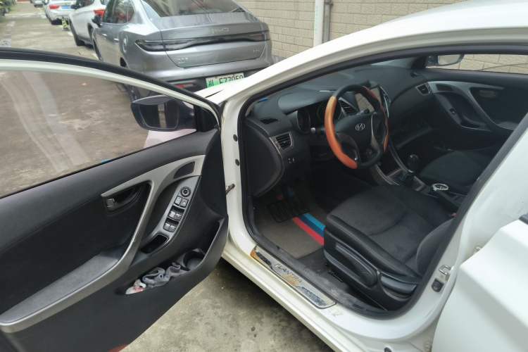 Used Hyundai Elantra (5th Generation / Langdong) 2015 1.6L Manual Fashion Edition Driver Seat
