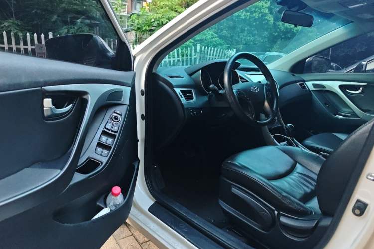 Used Hyundai Elantra (5th Generation / Langdong) 2015 1.6L Automatic Luxury Model Driver Seat