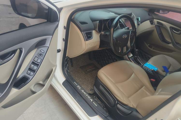 Used Hyundai Elantra (5th Generation / Langdong) 2015 1.6L Automatic Luxury Model Driver Seat