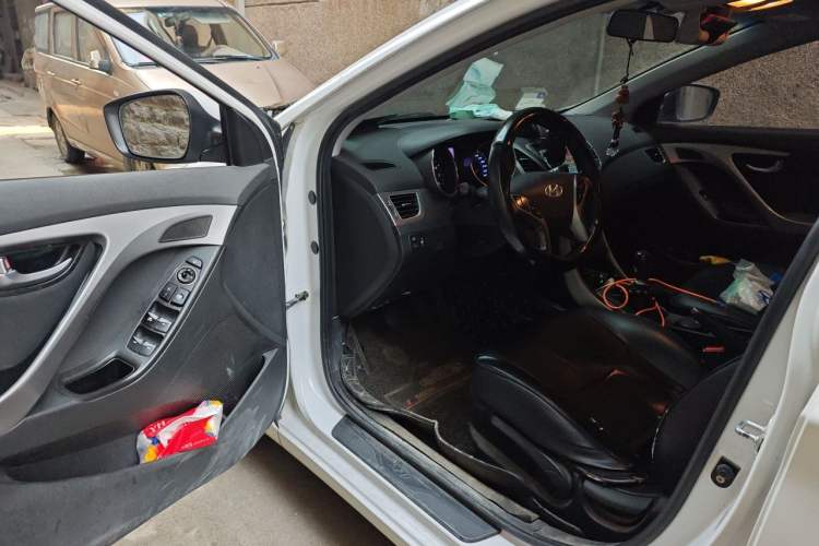 Used Hyundai Elantra (5th Generation / Langdong) 2015 1.6L Manual Leading Model Driver Seat