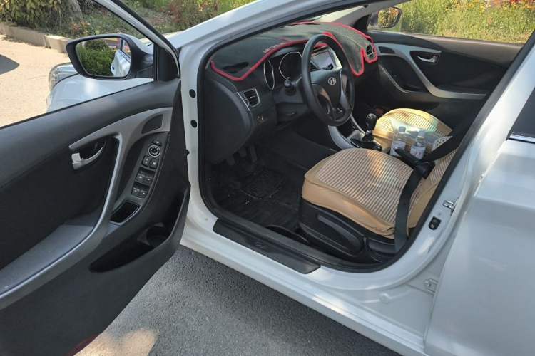 Used Hyundai Elantra (5th Generation / Langdong) 2015 1.6L Manual Leading Model Driver Seat