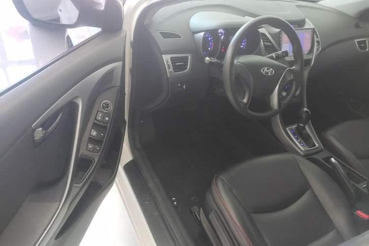 Used Hyundai Elantra (5th Generation / Langdong) 2015 1.6L Automatic Fashion Model Driver Seat