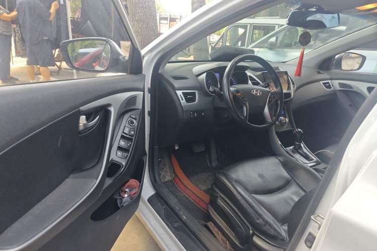 Used Hyundai Elantra (5th Generation / Langdong) 2015 1.6L Automatic Luxury Model Driver Seat