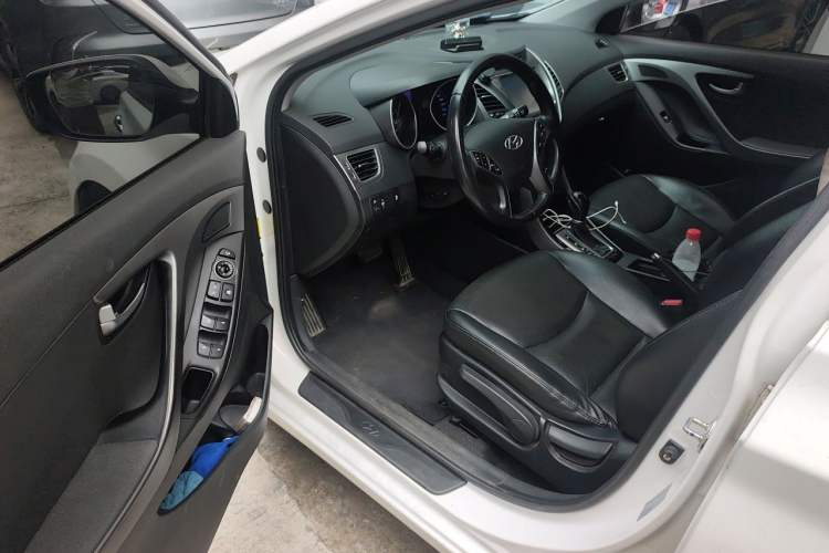 Used Hyundai Elantra (5th Generation / Langdong) 2015 1.6L Automatic Luxury Model Driver Seat