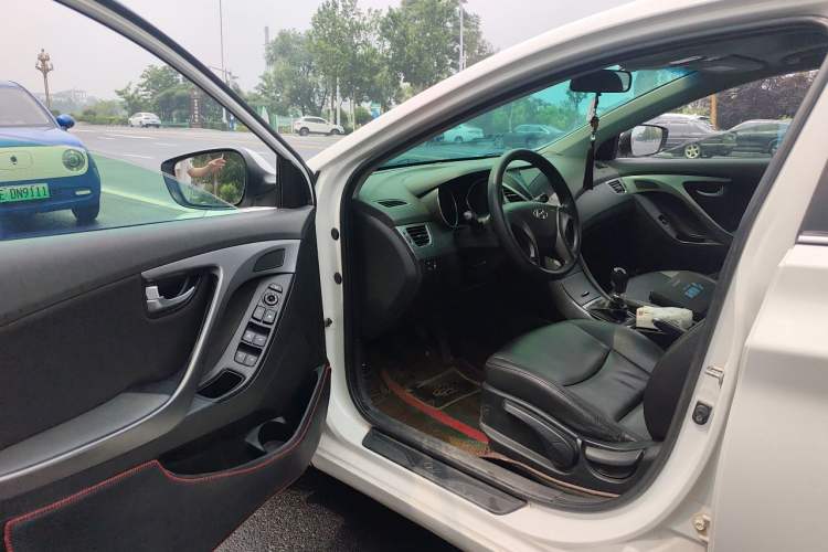 Used Hyundai Elantra (5th Generation / Langdong) 2015 1.6L Manual Leading Model Driver Seat