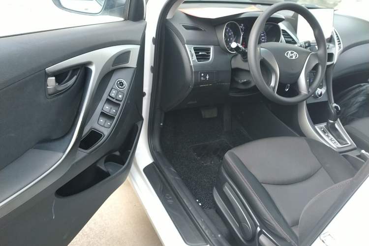 Used Hyundai Elantra (5th Generation / Langdong) 2015 1.6L Automatic Fashion Model Driver Seat
