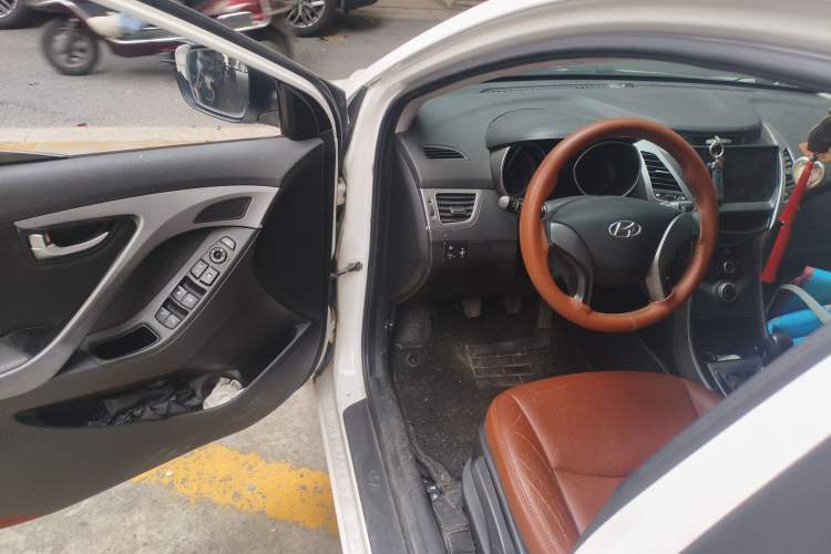 Used Hyundai Elantra (5th Generation / Langdong) 2015 1.6L Manual Leading Model Driver Seat
