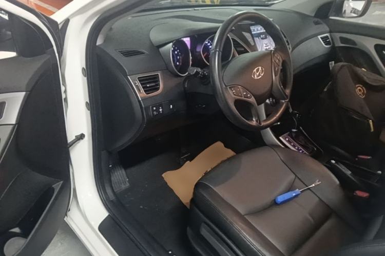 Used Hyundai Elantra (5th Generation / Langdong) 2015 1.6L Automatic Luxury Model Driver Seat