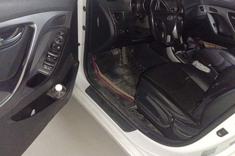 Used Hyundai Elantra (5th Generation / Langdong) 2015 1.6L Automatic Luxury Model Driver Seat