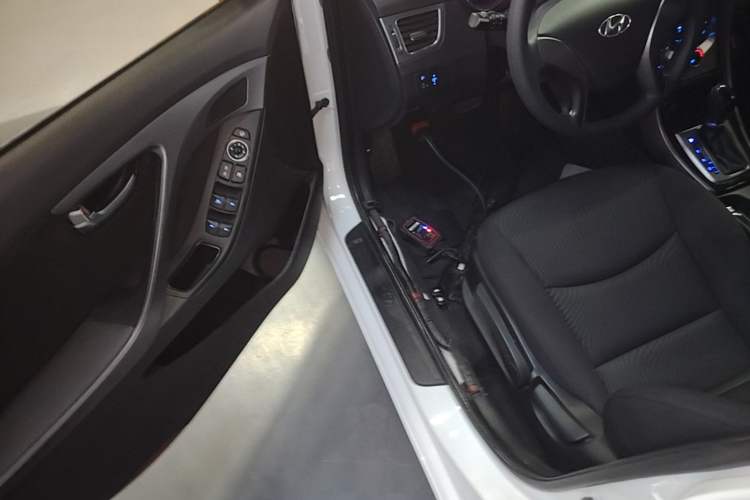 Used Hyundai Elantra (5th Generation / Langdong) 2015 1.6L Automatic Leading Model Driver Seat