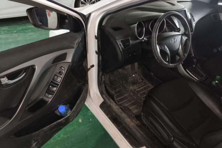 Used Hyundai Elantra (5th Generation / Langdong) 2015 1.6L Automatic Luxury Model Driver Seat