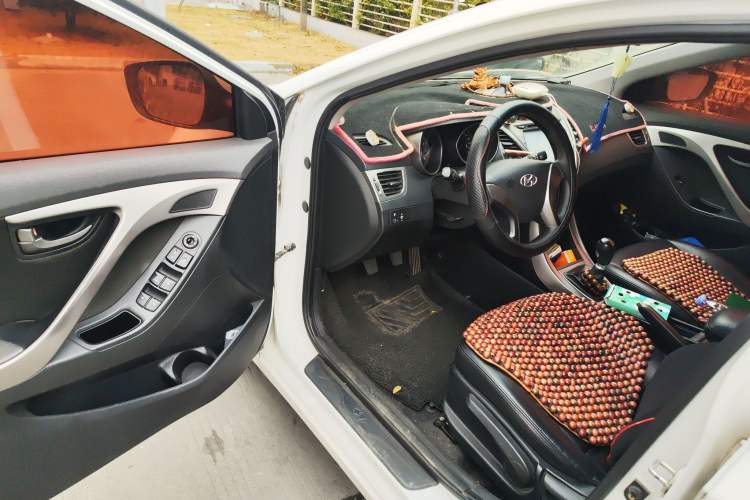 Used Hyundai Elantra (5th Generation / Langdong) 2015 1.6L Manual Fashion Edition Driver Seat