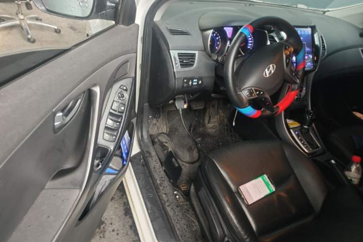 Used Hyundai Elantra (5th Generation / Langdong) 2015 1.6L Automatic Luxury Model Driver Seat