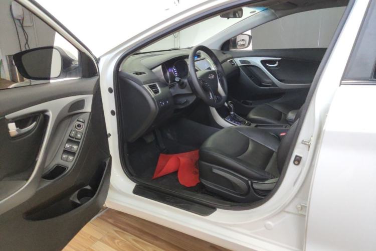 Used Hyundai Elantra (5th Generation / Langdong) 2015 1.6L Automatic Luxury Model Driver Seat