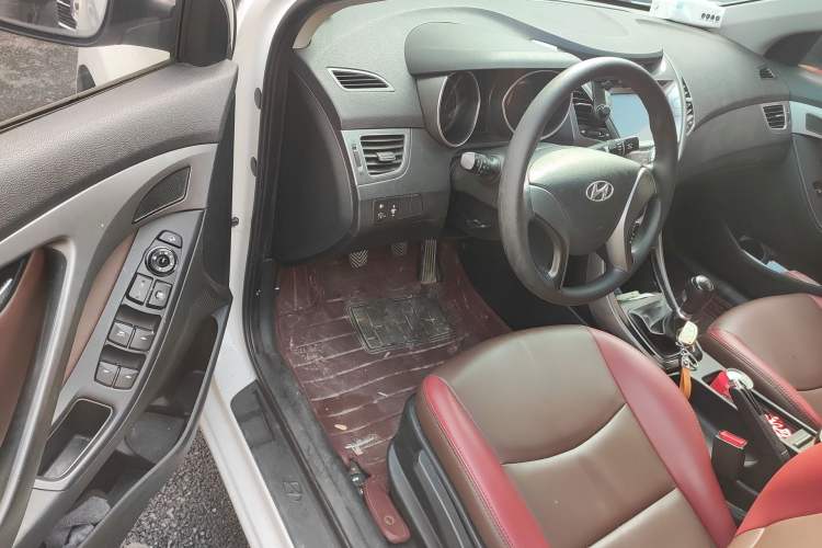 Used Hyundai Elantra (5th Generation / Langdong) 2015 1.6L Manual Leading Model Driver Seat