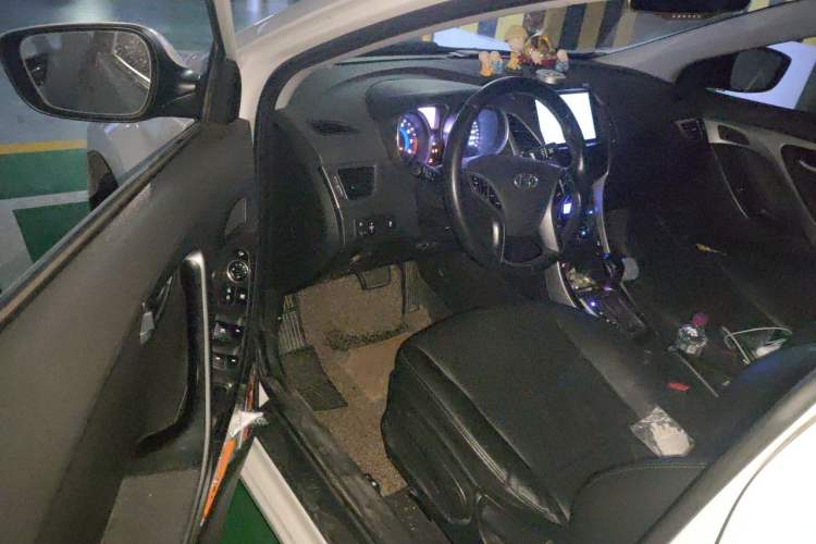 Used Hyundai Elantra (5th Generation / Langdong) 2015 1.6L Automatic Luxury Model Driver Seat