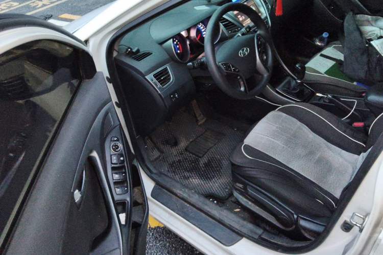 Used Hyundai Elantra (5th Generation / Langdong) 2015 1.6L Manual Leading Model Driver Seat