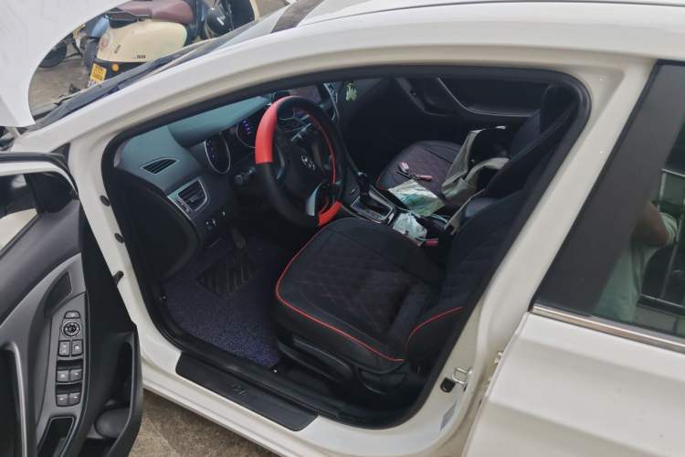 Used Hyundai Elantra (5th Generation / Langdong) 2015 1.6L Automatic Luxury Model Driver Seat