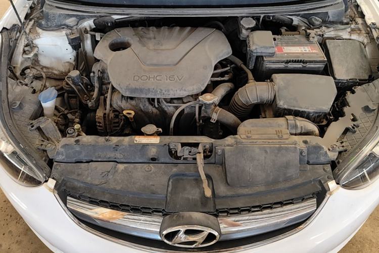 Used Hyundai Elantra (5th Generation / Langdong) 2015 1.6L Automatic Luxury Model Engine Bay