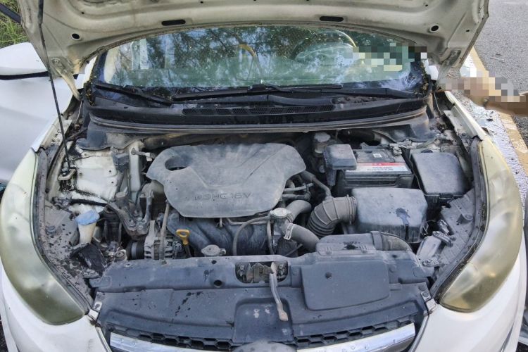 Used Hyundai Elantra (5th Generation / Langdong) 2015 1.6L Manual Fashion Edition Engine Bay