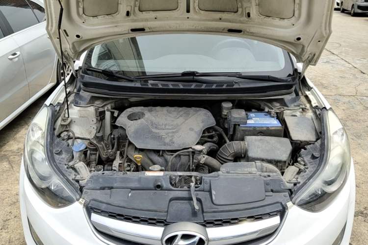 Used Hyundai Elantra (5th Generation / Langdong) 2015 1.6L Automatic Fashion Model Engine Bay
