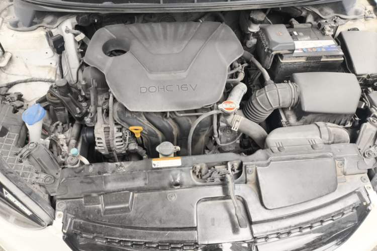 Used Hyundai Elantra (5th Generation / Langdong) 2015 1.6L Manual Fashion Edition Engine Bay