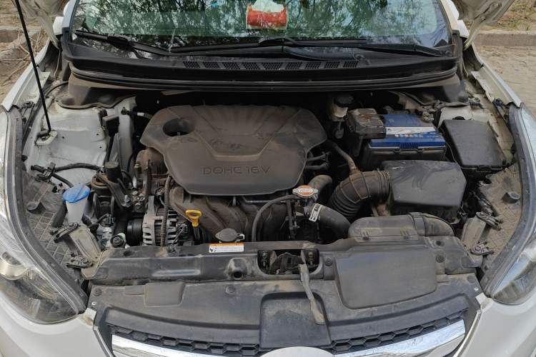 Used Hyundai Elantra (5th Generation / Langdong) 2015 1.6L Automatic Luxury Model Engine Bay