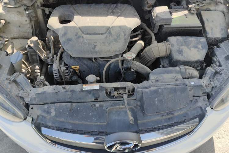 Used Hyundai Elantra (5th Generation / Langdong) 2015 1.6L Automatic Fashion Model Engine Bay