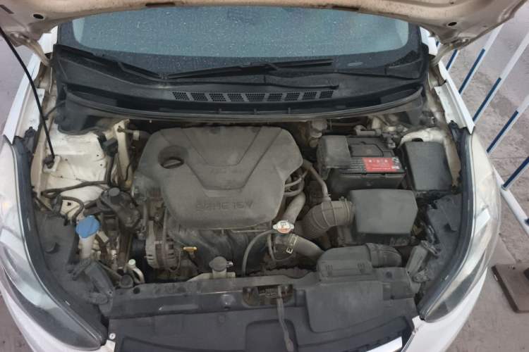Used Hyundai Elantra (5th Generation / Langdong) 2015 1.6L Manual Leading Model Engine Bay
