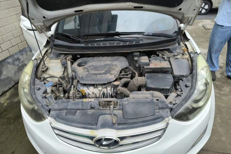 Used Hyundai Elantra (5th Generation / Langdong) 2015 1.6L Manual Fashion Edition Engine Bay